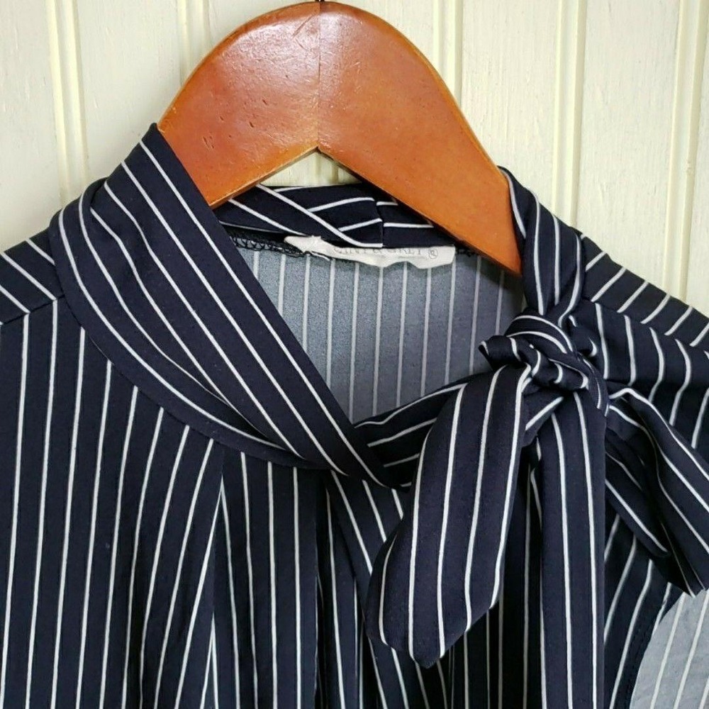 TIFFANY & GREY Blouse Womens Medium Blue High Neck Sleeveless Bow Striped Top